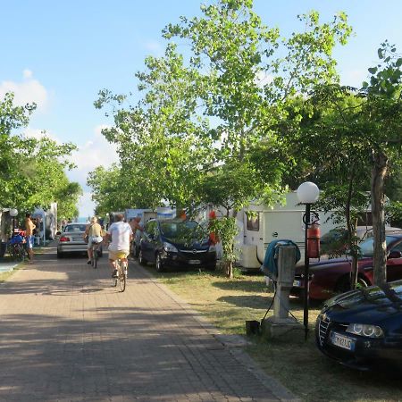 Centro Turistico La Perla Del Gargano Hotel Foce Varano Kültér fotó