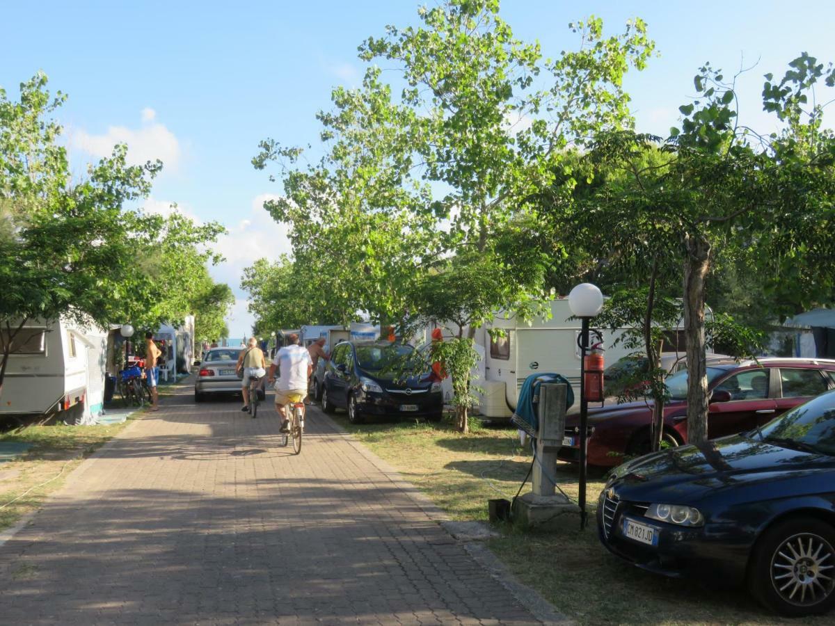 Centro Turistico La Perla Del Gargano Hotel Foce Varano Kültér fotó